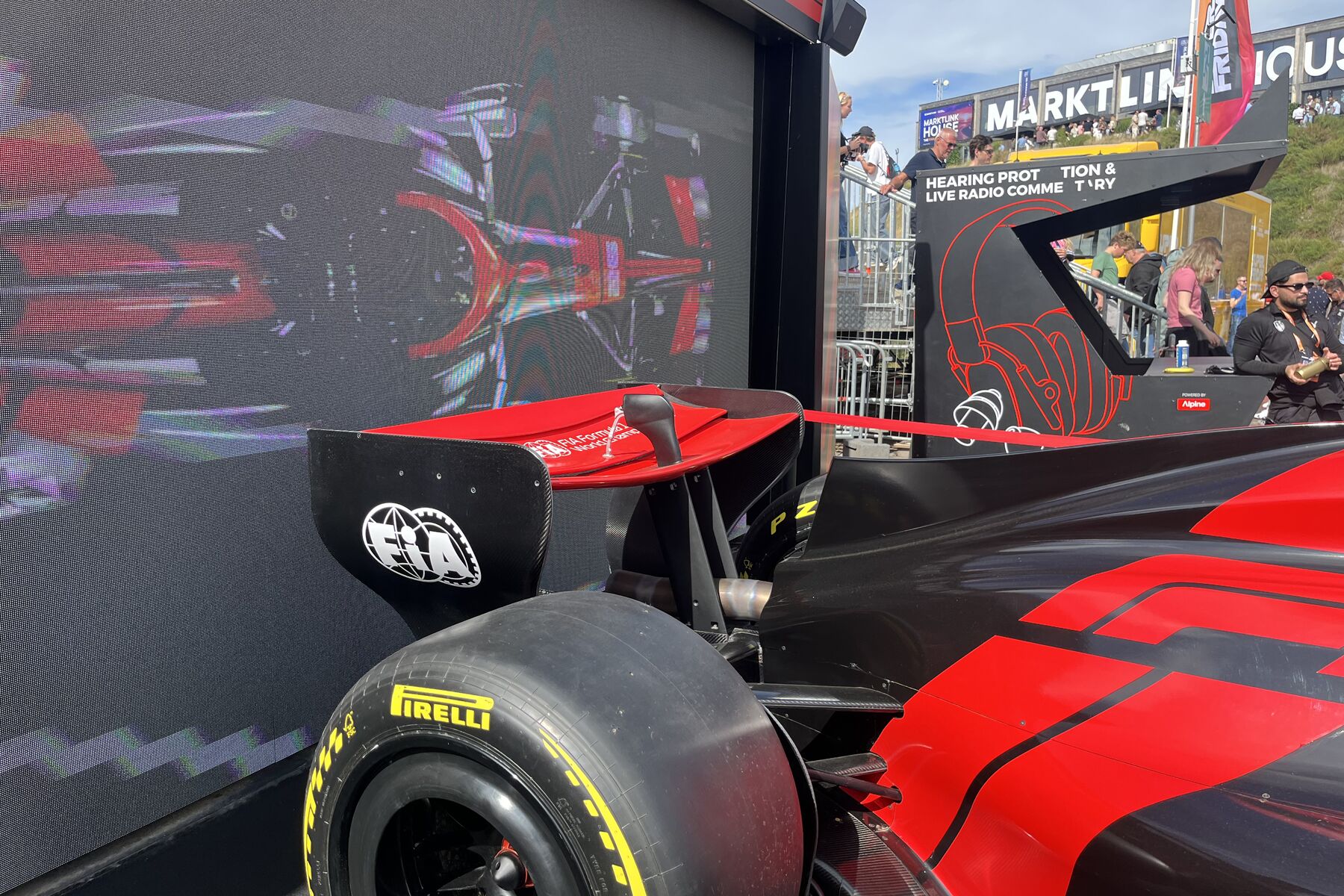 Rear wing and rear bodywork of the full-scale model